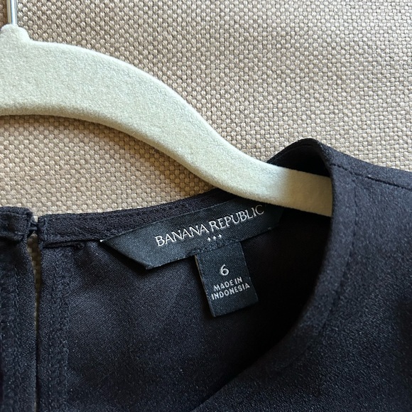 Super cute short romper with tie belt and pockets - Picture 2 of 3